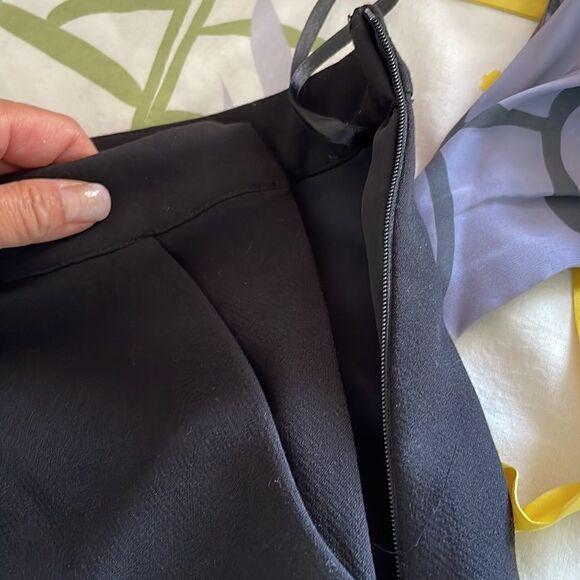 {tl} the letter Black Skirt with bottom fringe/tassels - Picture 8 of 12